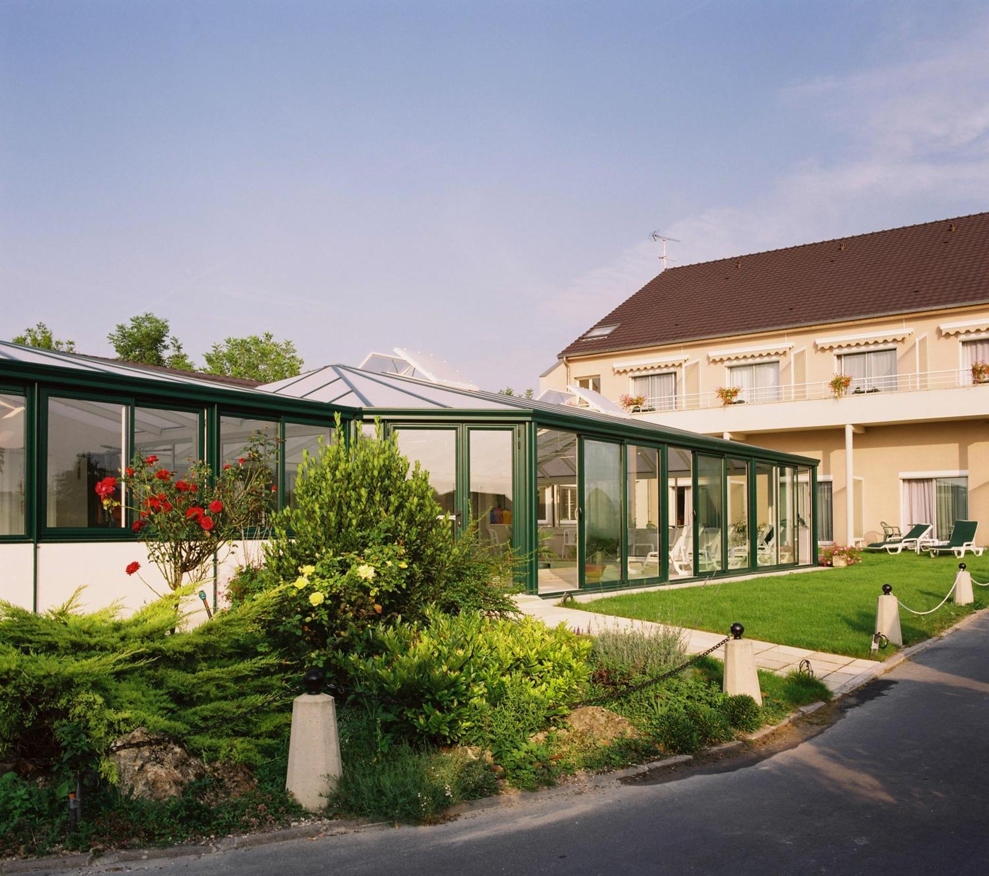 Logis Hostellerie Du Mont Aime Bergeres-les-Vertus Exterior photo