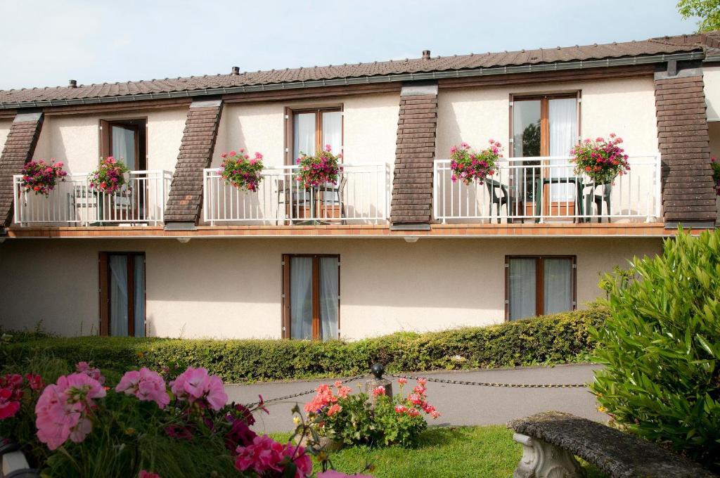 Logis Hostellerie Du Mont Aime Bergeres-les-Vertus Exterior photo